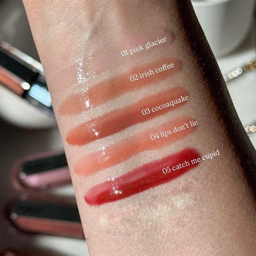 لیپ گلاس آینهای کیکو مدل حجم دهنده Kiko lipgloss شاین دار